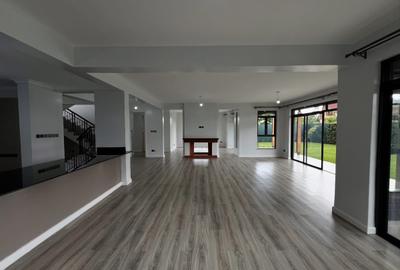 5 Bed Villa with En Suite in Runda - 4