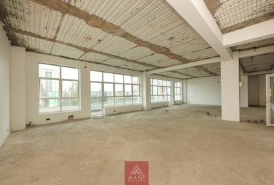 1,938 ft² Commercial Property with Service Charge Included at Marcus Garvey Road - 2