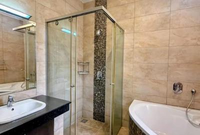 5 Bed Villa with En Suite in Lavington - 4