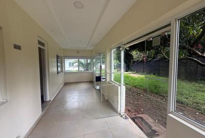 Commercial Property with Service Charge Included in Riverside