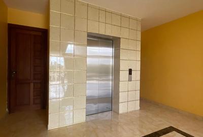 Serviced 3 Bed Apartment with En Suite in Nyali Area - 4