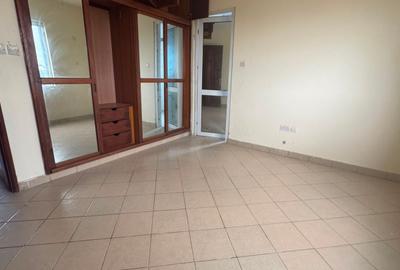 Serviced 2 Bed Apartment with En Suite at Serena Road