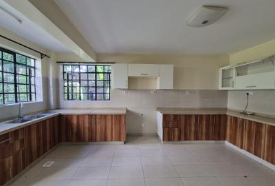 4 Bed Townhouse with En Suite in Kiambu Road - 4