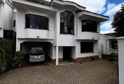 5 Bed Townhouse with En Suite at Riverside Drive