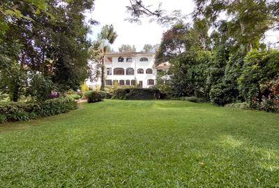 6 Bed House with En Suite in Nyari - 2