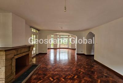 5 Bed House with En Suite in Rosslyn - 3
