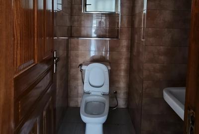 2 Bed Apartment with En Suite at Othaya Road - 4