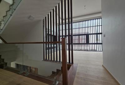 5 Bed House with En Suite in Lavington - 4