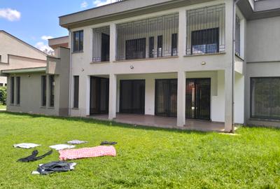 6 Bed Townhouse with En Suite in Lavington
