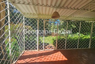 2 Bed House with En Suite in Rosslyn - 2