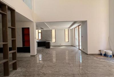 6 Bed Villa with En Suite in Lavington - 3