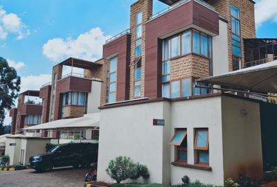 6 Bed Villa with En Suite in Lavington