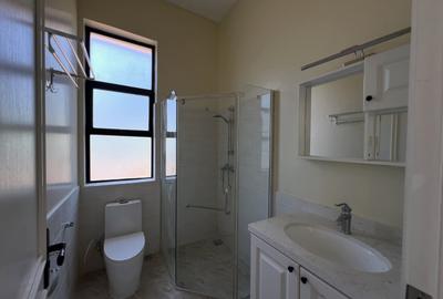 5 Bed Townhouse with En Suite in Karen - 2