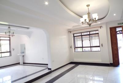 7 Bed House with En Suite at Hillcrest Road - 2