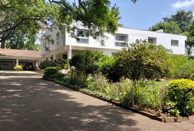 5 Bed House with Staff Quarters in Thigiri