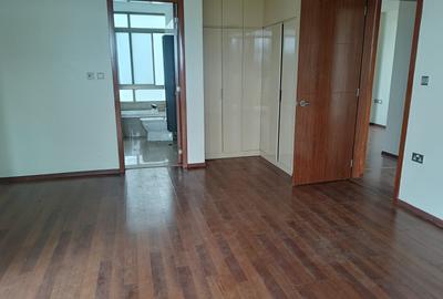 3 Bed Apartment with En Suite at Parklands