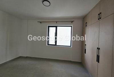 2 Bed Apartment with En Suite in Brookside - 4
