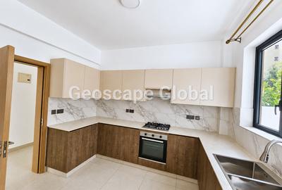 3 Bed Apartment with En Suite in Brookside - 4