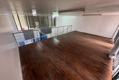 880 ft² Commercial Property with Service Charge Included at Baricho Road - 3