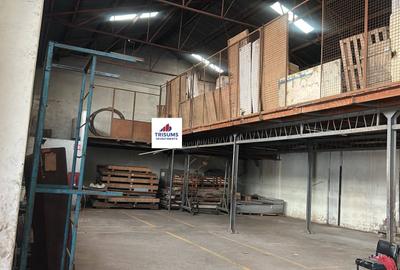 5,000 ft² Warehouse with Fibre Internet in Industrial Area - 4