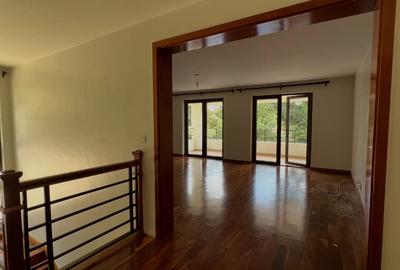 5 Bed Villa with En Suite in Lavington - 2