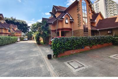5 Bed Villa with En Suite in Lavington - 3