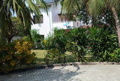 4 Bed Villa with En Suite at Galu - 4