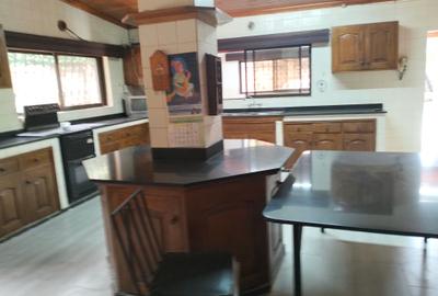 4 Bed Townhouse with En Suite in Spring Valley - 3