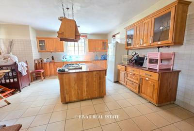 6 Bed House with Swimming Pool in Gigiri - 2