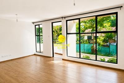 3 Bed Apartment with En Suite in Riverside - 3