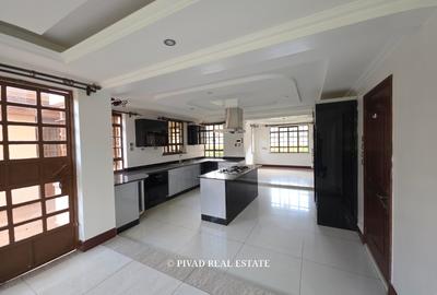 5 Bed House with Swimming Pool in Runda - 3