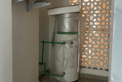 Serviced 2 Bed Apartment with En Suite in Nyali Area - 4
