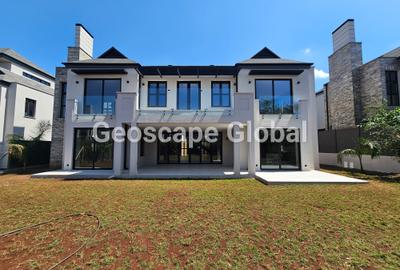 5 Bed House with En Suite in Runda