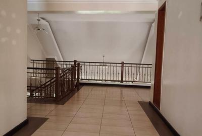 4 Bed Townhouse with En Suite in Rosslyn - 3