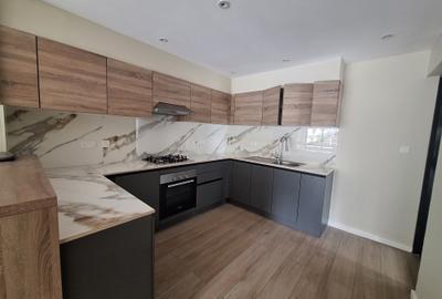 2 Bed Apartment with En Suite at Riverside Drive - 4