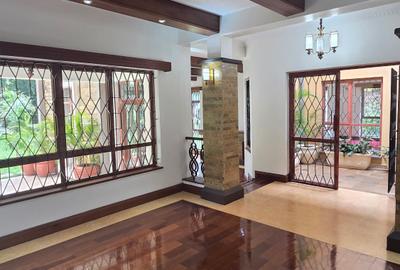 5 Bed Villa with En Suite in Runda - 2