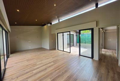 4 Bed Townhouse with En Suite at Kwaheri Road - 4
