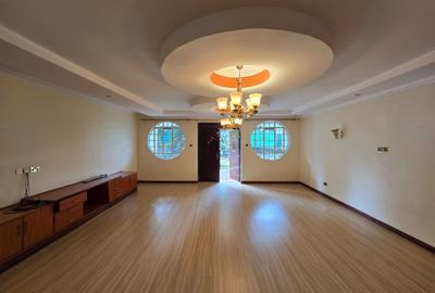 5 Bed House with En Suite in Runda - 4
