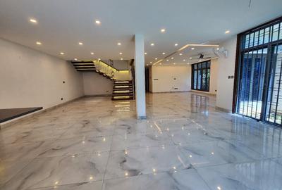 5 Bed Villa with En Suite in Nyali Area - 4