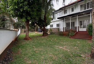 3 Bed Townhouse with En Suite in Lavington - 2
