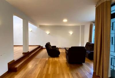 5 Bed Townhouse with En Suite in Spring Valley - 3