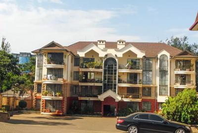 3 Bed Apartment with Swimming Pool in Riverside - 3