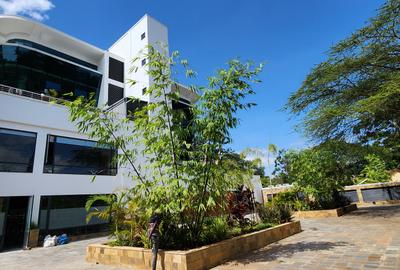 4,200 ft² Office with Service Charge Included in Lavington
