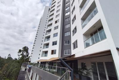 3 Bed Apartment with En Suite at Facing Lavington - 4