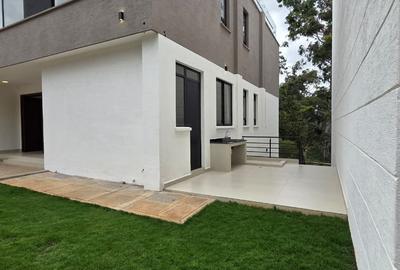 6 Bed Townhouse with En Suite at Peponi Rd - 2