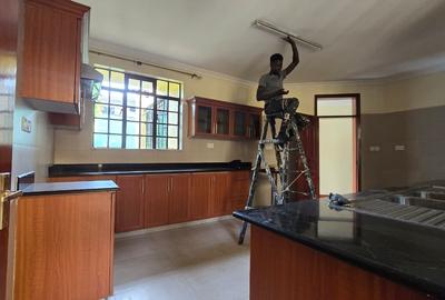 4 Bed House with En Suite in Lavington - 4