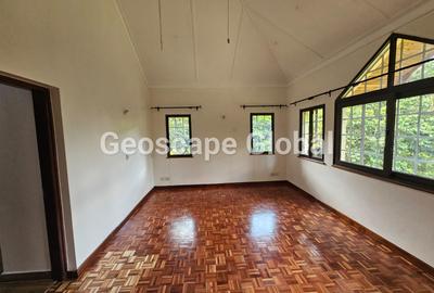 5 Bed House with En Suite in Rosslyn - 2