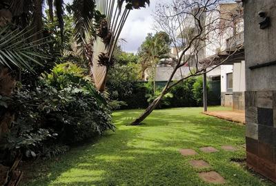 5 Bed Townhouse with En Suite at Lavington Green - 3