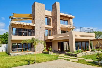 5 Bed Townhouse with En Suite in Diani