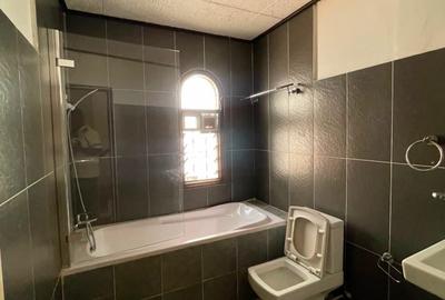 4 Bed Townhouse with En Suite in Kileleshwa - 4
